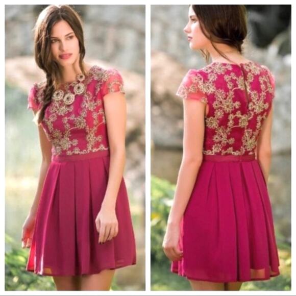 Jun Ivy Dress Berry Gold Floral Brocade Cap Sleeve Pleated Fit Flare Medium NEW - Picture 12 of 12